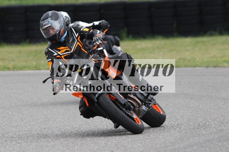 /Archiv-2025/10 23.04.2025 Cornu Master School ADR/rot-rouge/48